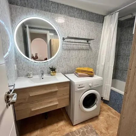 Cozy 5 Mins To Beach Apartman