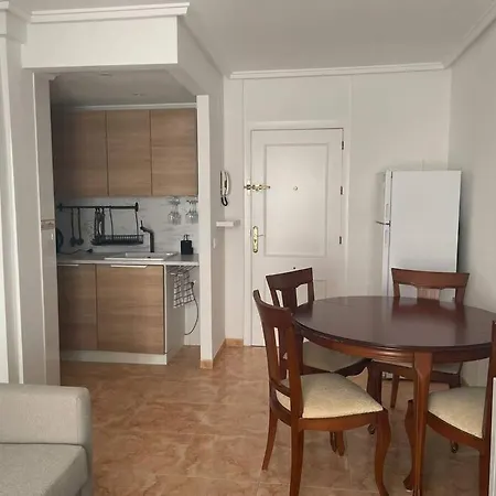 Апартаменты Cozy 5 Mins To Beach Торевьиа